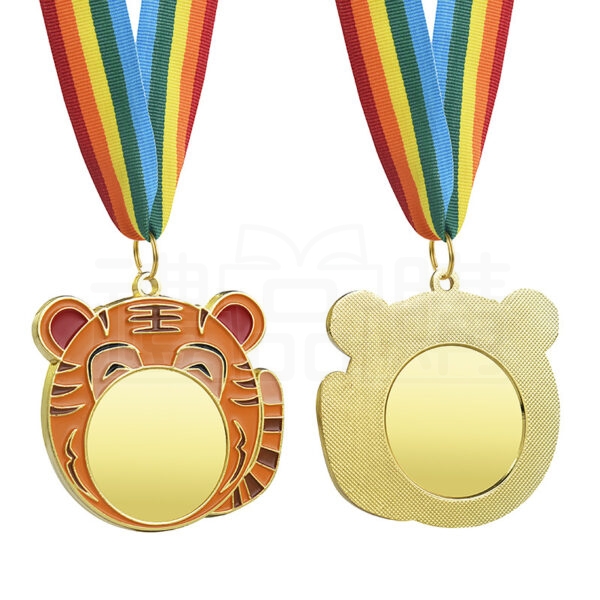 27048_the-medal_04-113927-159