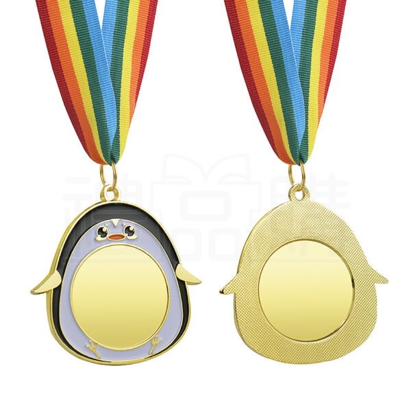 27048_the-medal_05-113928-160