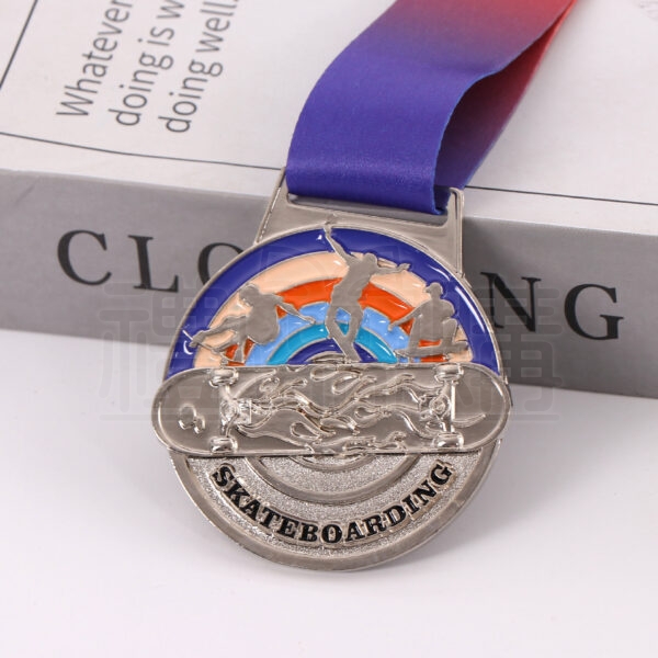 29405_the-medal_02-161843-037